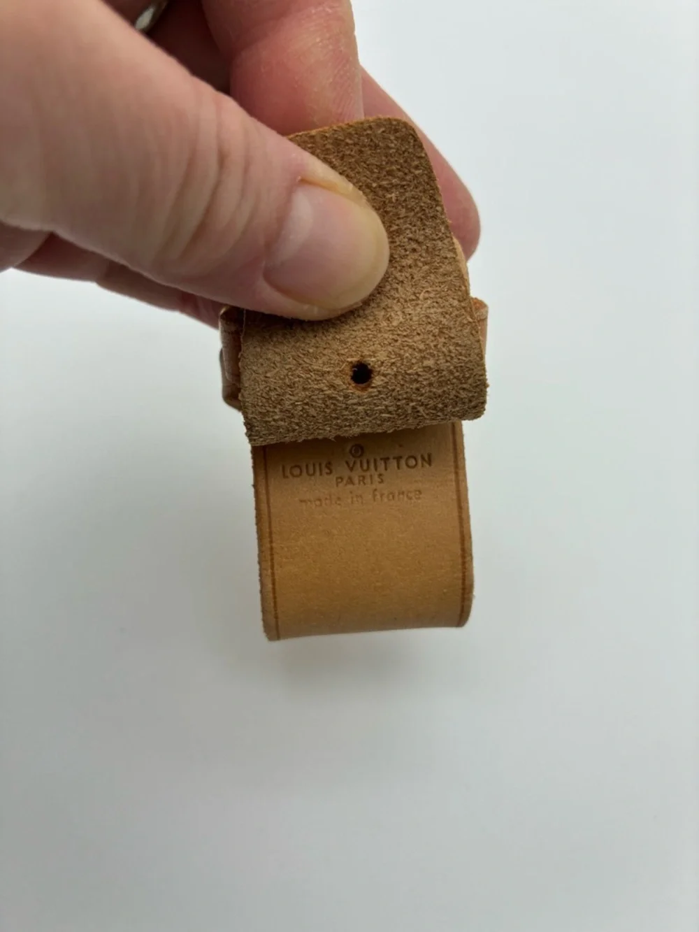 Louis Vuitton Tan luggage Leather tag strap